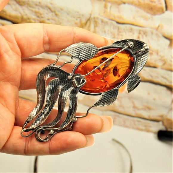 HUGE AMBER STERLING FISH PENDANT WITH OMEGA WIRE NECKLACE, SUPER RARE JEWELRY - Picture 9 of 10